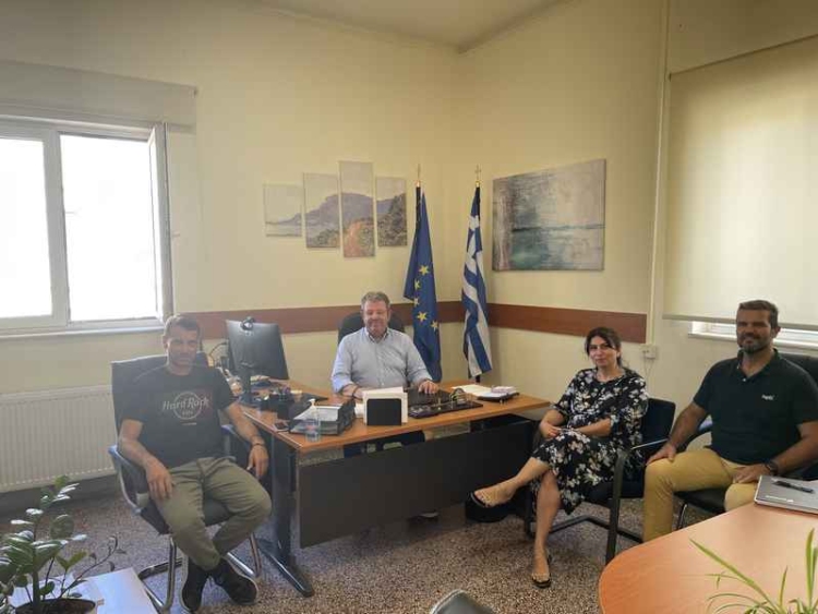 Στη φωτογραφία δεν φαίνεται η κα Εύη Αλεβιζοπούλου (μέλος του ΔΣ), η οποία λόγω υποχρεώσεων στο σχολείο της αποχώρησε νωρίτερα.