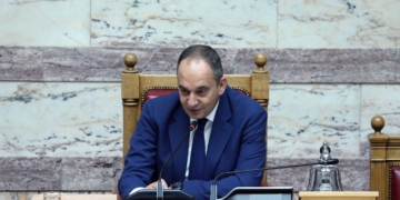 Η λύση του προβλήματος των αυθαιρέτων στη ζώνη αιγιαλού θα πρέπει να αναζητηθεί με εξομοίωση τμήματος της παραλιακής ζώνης με χερσαία ζώνη λιμένος