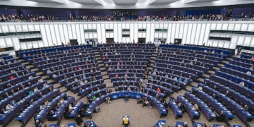 ΕΚ: Ανώτατο όριο 10.000 ευρώ για πληρωμές σε μετρητά στην Ευρωπαϊκή Ένωση