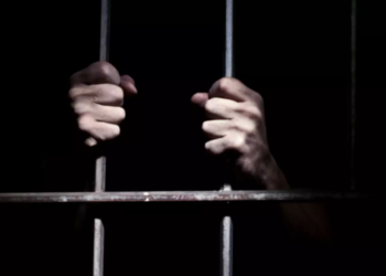 Προσωρινά κρατούμενοι οι δύο για την έκρηξη στο αυτοκίνητο του αστυνομικού