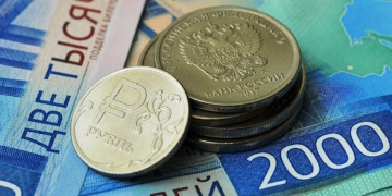 Ρωσία: Η κυβέρνηση και η Κεντρική τράπεζα διαφωνούν δημοσίως για την παράταση των capital controls