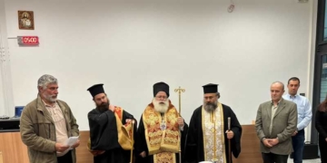 Βασιλόπιτα του Δημοτικού Συμβουλίου Ιεράπετρας πριν την έναρξη των εργασιών