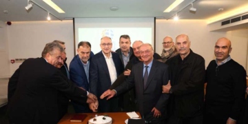 Τιμήθηκε ο Περιφερειάρχης Κρήτης για την προσφορά του  στον αθλητισμό και το μπάσκετ