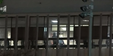Eπιχείρηση της αστυνομίας για εκκένωση κατάληψης στη Νομική του ΑΠΘ