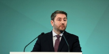 Ανδρουλάκης: Το ΠΑΣΟΚ δεν συνυπογράφει διευθετήσεις συμφερόντων από το Μέγαρο Μαξίμου