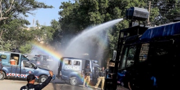 Πακιστάν: Δέκα αστυνομικοί νεκροί σε επίθεση στο τμήμα τους