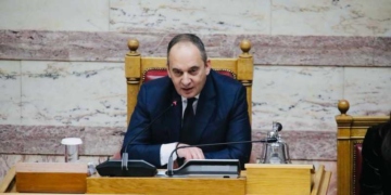 Aπορριμματοφόρο βιοαποβλήτων για την εξυπηρέτηση των δυσπρόσιτων σημείων της πόλης παρέλαβε ο δήμος Σητείας