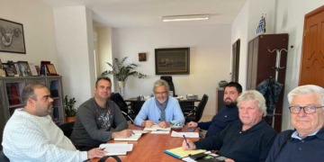 Συνάντηση του Δημάρχου Σητείας  με το Διοικητικό Συμβούλιο του Εμπορικού και Επαγγελματικού  Συλλόγου Κουτσουρά – Ανάληψης- Μακρύ Γιαλού