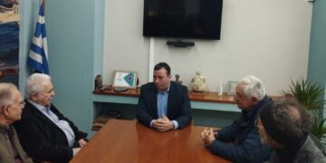 Εθιμοτυπική επίσκεψη του Μίμη Ανδρουλάκη στο Δήμο Αγίου Νικολάου