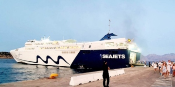 Τα ταχύπλοα του καλοκαιριού και το λιμάνι του Αγίου Νικολάου