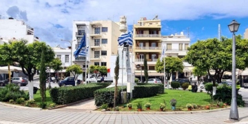 Πρέπει να εξεταστεί η ανάπλαση της κεντρικής πλατείας Αγίου Νικολάου
