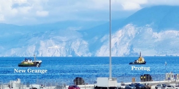 Το πλοίο New Grange έφυγε επιτέλους από το λιμάνι!