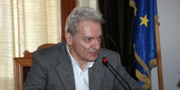 Παγώνει την κοινοποίηση των προστίμων αυθαιρέτων και αναζητά λύση από το Υπουργείο Περιβάλλοντος