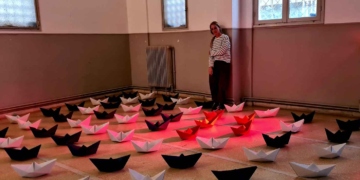 Εικαστική εγκατάσταση «Ερχομός» από τη Ζωή Σγουρού (βίντεο)