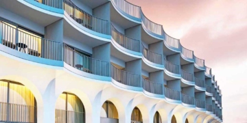 Το «NIKO Seaside Resort» ανοίγει και υποδέχεται τους πρώτους τουρίστες
