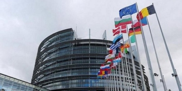 «Δικαστικός εκφοβισμός»: Απόφαση ορόσημο του Ευρωπαϊκού Κοινοβουλίου για προστασία δημοσιογράφων και ακτιβιστών