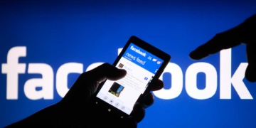 Σοβαρό πρόβλημα στο Facebook: Εκατομμύρια χρήστες βγήκαν ταυτόχρονα εκτός σύνδεσης