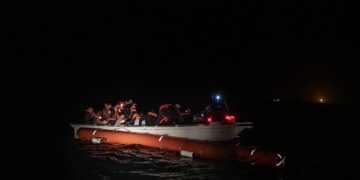 Ιταλία: Πενήντα μετανάστες και πρόσφυγες διασώθηκαν από το πλοίο Seawatch5