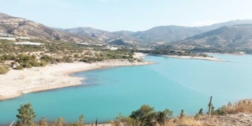 Ενδιαφέρον για το περίπτερο στο Σπήλαιο Μιλατου