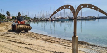 Διαμορφώνεται η παραλία Άμμος του Αγίου Νικολάου (βίντεο)