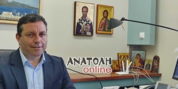 Συνάντηση του καθηγητή καρδιοχειρουργικής Π. Σπανού με τον δήμαρχο Αγίου Νικολάου