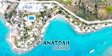 Ξεκίνησε να «μεταμορφώνεται» το «Minos Beach Art Hotel» με στόχο να γιορτάσει τα 60 χρόνια λειτουργίας του με ένα «φρεσκαρισμένο» πρόσωπο