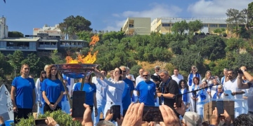 Από τον Άγιο Νικόλαο ξεκίνησε η Ολυμπιακή Φλόγα το ταξίδι της στην Κρήτη (βίντεο, φωτογραφίες)