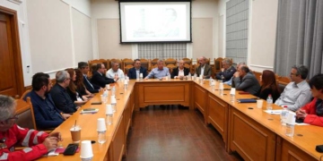 Το πρωτοποριακό πρόγραμμα «ΖΩΗ» – Θα τοποθετηθούν 270 απινιδωτές νέας γενιάς με χρηματοδότηση της Περιφέρειας Κρήτης