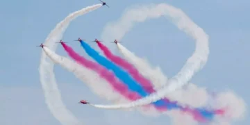 Tο ακροβατικό Αεροπορικό Σμήνος της RAF “Red Arrows” θα συμμετέχει στους εορτασμούς για την συμπλήρωση  83 χρόνων από τη Μάχη της Κρήτης