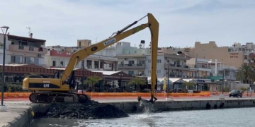 Ξεκίνησαν οι εργασίες εκβάθυνσης του Λιμανιού της Σητείας