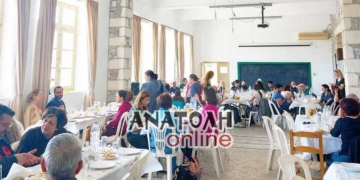 Μάζεψαν άγρια χόρτα, μαγείρεψαν μεζεδάκια και γνώρισαν τη σημασία της κρητικής κουζίνας