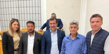 Στη σύσκεψη με τον Υπουργό Μετανάστευσης ο αντιδήμαρχος Αγροτικής Ανάπτυξης και  Πολιτικής προστασίας και η αντιδήμαρχος Πολιτισμού και Κοινωνικής Πολιτικής