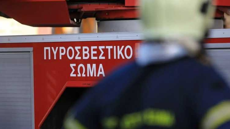 Κάηκε φορτηγό που εξετράπη της πορείας του στην ΕΟ Ηρακλείου-Αγίου Νικολάου