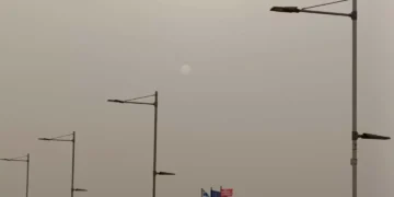 Οι ριπές ανέμων έφτασαν τα 121 km/h στο Φινοκαλιά