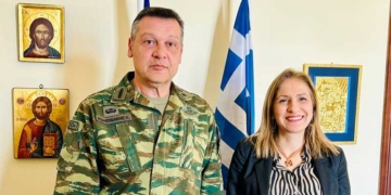 Συνάντηση της Γραμματέως Α.Δ. Κρήτης με τον νέο Διοικητή της ΣΕΑΠ, ταξίαρχο Κ. Σπανουδάκη