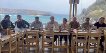 Συνάντηση εργασίας για την προσβολή φοινίκων στο Βάι από το ρυχοφόρο των φοινικοειδών (βίντεο)