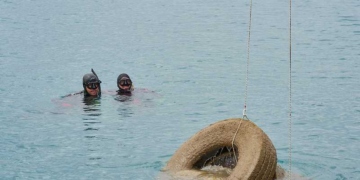 Εθελοντικός καθαρισμός του λιμανιού από τον Ναυτικό Όμιλο Σητείας