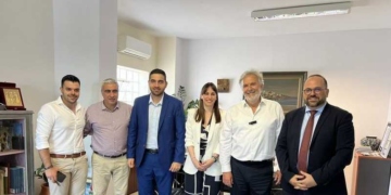 Σύσκεψη στη Σητεία με την Υφυπουργό Εσωτερικών και το ΓΓ Ναυτιλίας και Νησιωτικής πολιτικής