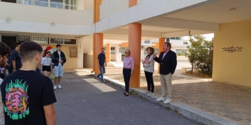 Επίσκεψη Διευθυντή ΔΔΕ Λασιθίου Αθ. Κατσαγκόλη στο Ημερήσιο ΓΕΛ Σητείας