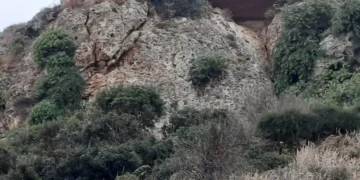 Έπεσαν οι υπογραφές για τον επικίνδυνο βράχο στον Δήμο Πλατανιά