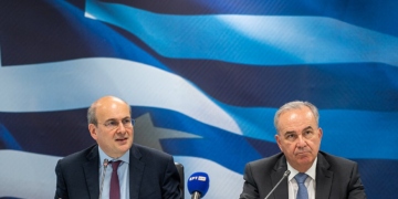 Πρόγραμμα Δημοσίων Επενδύσεων: Νέοι κανόνες στο ν/σ που παρουσίασαν οι Κ. Χατζηδάκης και Ν. Παπαθανάσης