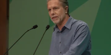 Την υποψηφιότητά του για την ηγεσία του ΠΑΣΟΚ-Κινήματος Αλλαγής ανακοίνωσε ο Παύλος Γερουλάνος