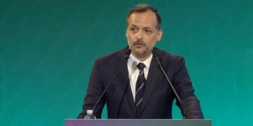 Χάρης Δούκας: «Δεν κρύβομαι, δεν φοβάμαι γι’ αυτό είμαι εδώ και ζητώ τη στήριξή σας για να ξανακάνουμε το ΠΑΣΟΚ κυβερνητική δύναμη