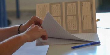 Προμήθεια νερών στους μαθητές των Πανελληνίων εξετάσεων