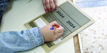 Προμήθεια νερών στους μαθητές των Πανελληνίων εξετάσεων