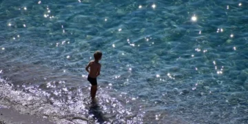 Τραγωδία στην Άρβη: Πρόσφεραν όλοι για το τελευταίο αντίο στον Νικόλα