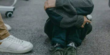 Ανήλικοι απείλησαν δύο άλλα παιδιά για να τους αρπάξουν το χαρτζιλίκι τους