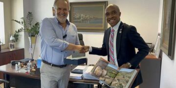Επίσκεψη στο δήμο Σητείας του προέδρου του Caribbean Marittime University της Τζαμάικα