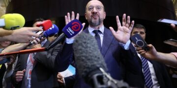 Σύνοδος Κορυφής: Χωρίς συμφωνία για τα ευρωπαϊκά αξιώματα – Τι δήλωσαν Μισέλ, Μακρόν