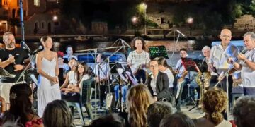 Μουσική πανδαισία από τη Φιλαρμονική του Δήμου Αγίου Νικολάου (βίντεο)